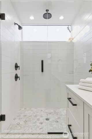 225 24th Avenue, Seattle, WA 98122