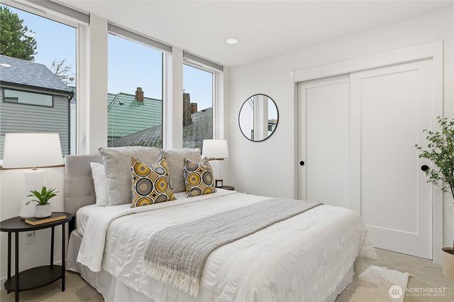 225 24th Avenue, Seattle, WA 98122