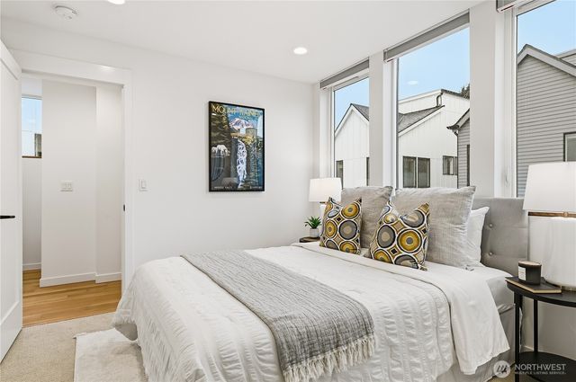 225 24th Avenue, Seattle, WA 98122