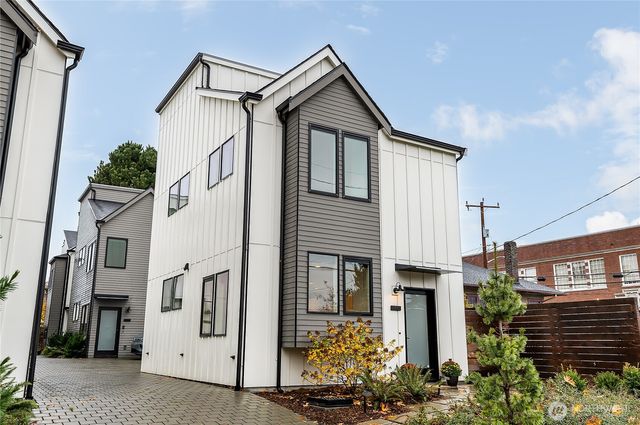 225 24th Avenue, Seattle, WA 98122