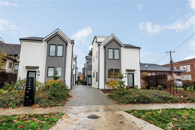 225 24th Avenue, Seattle, WA 98122