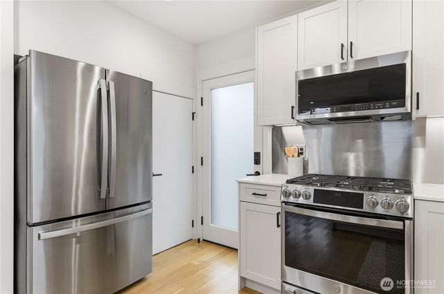 225 24th Avenue, Seattle, WA 98122