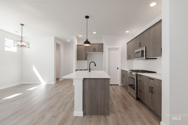 6983 S Harvest Cove Ave, Boise, ID 83709