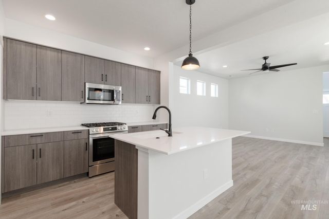 6983 S Harvest Cove Ave, Boise, ID 83709