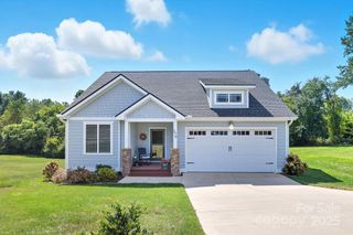 376 Windy Acres Knoll Drive, Hendersonville, NC 28792