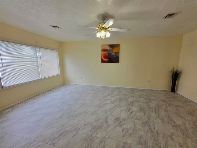 6907 SW Forest Ave, Lawton, OK 73505