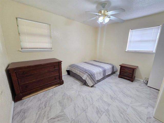 6907 SW Forest Ave, Lawton, OK 73505
