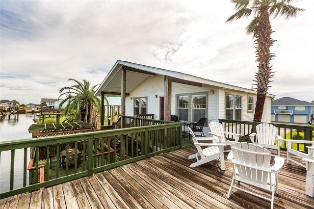 16530 Bermuda Way, Jamaica Beach, TX 77554