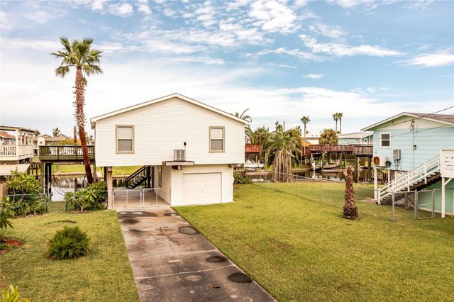 16530 Bermuda Way, Jamaica Beach, TX 77554