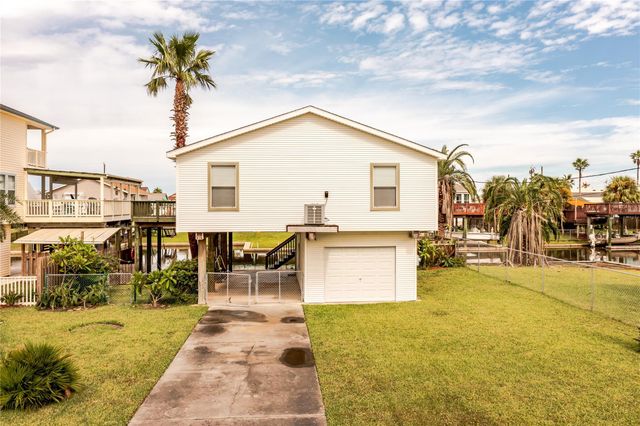 16530 Bermuda Way, Jamaica Beach, TX 77554