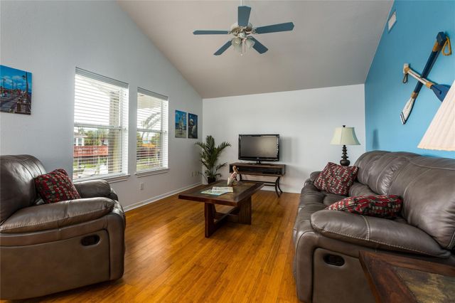 16530 Bermuda Way, Jamaica Beach, TX 77554