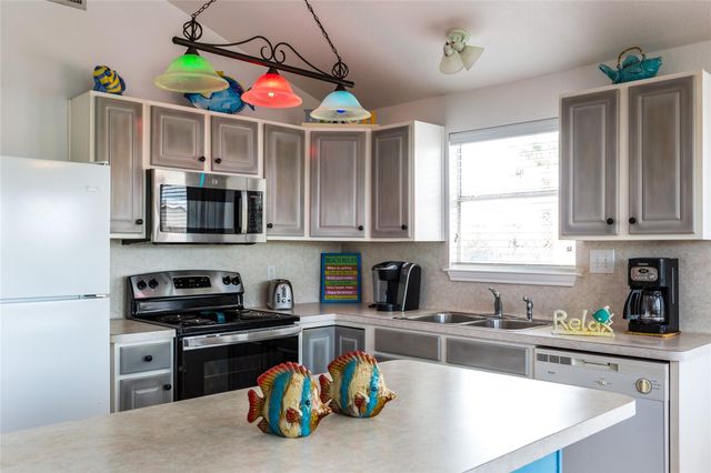 16530 Bermuda Way, Jamaica Beach, TX 77554