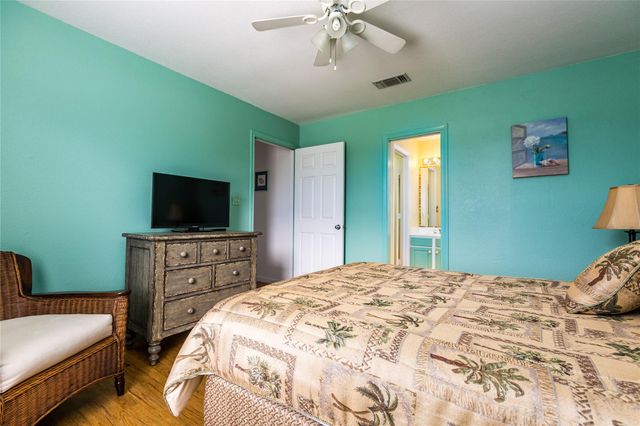 16530 Bermuda Way, Jamaica Beach, TX 77554