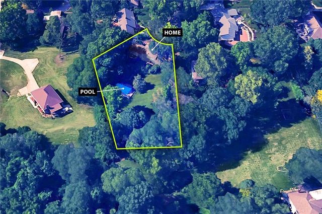 9815 Overbrook Court, Leawood, KS 66206