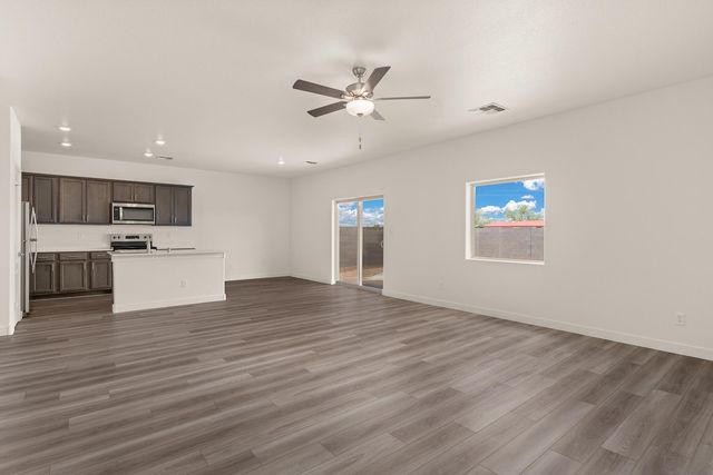 2517 Calle De Las Rosas, Belen, NM 87002