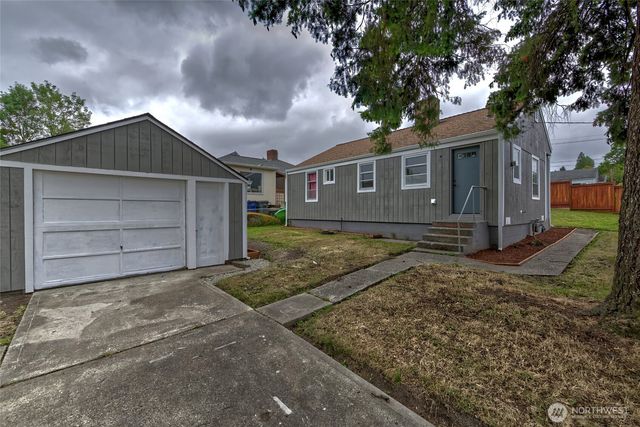 13504 35th Avenue S, Tukwila, WA 98168