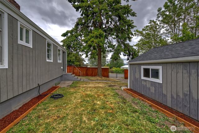 13504 35th Avenue S, Tukwila, WA 98168