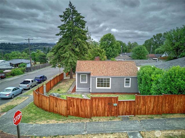 13504 35th Avenue S, Tukwila, WA 98168