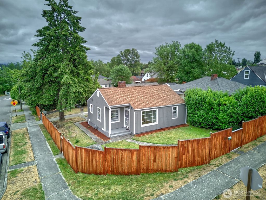 13504 35th Avenue S, Tukwila, WA 98168