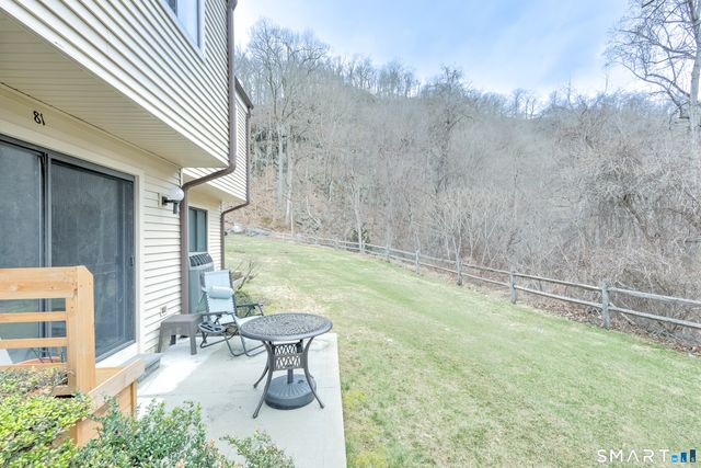 81 Deer Run 81, Bethel, CT 06801