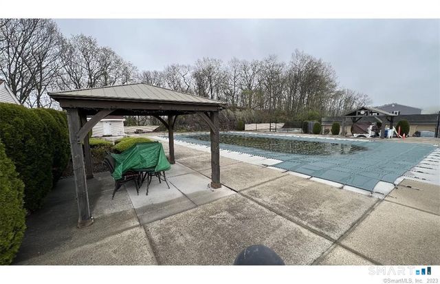 81 Deer Run 81, Bethel, CT 06801