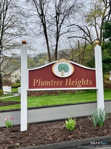 81 Deer Run 81, Bethel, CT 06801