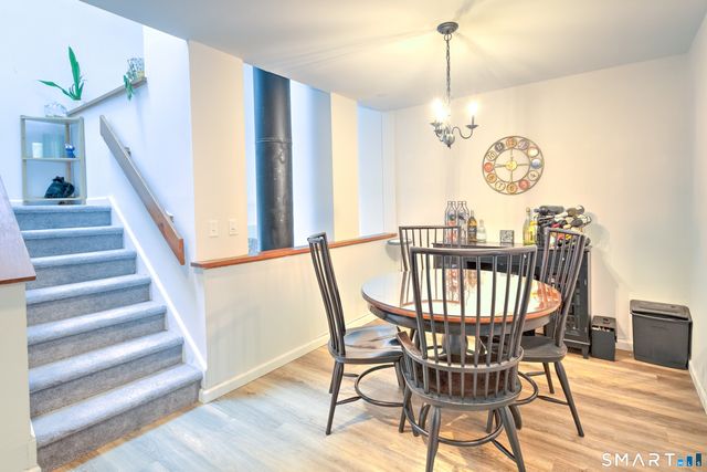 81 Deer Run 81, Bethel, CT 06801
