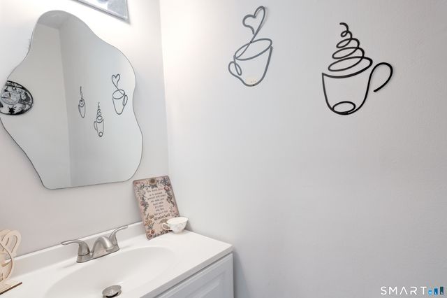 81 Deer Run 81, Bethel, CT 06801