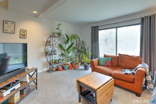 81 Deer Run 81, Bethel, CT 06801