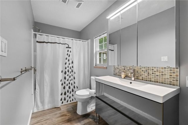 965 County Road 156, Eureka Springs, AR 72632