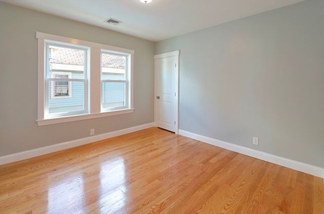 28 2nd St 2, Medford, MA 02155