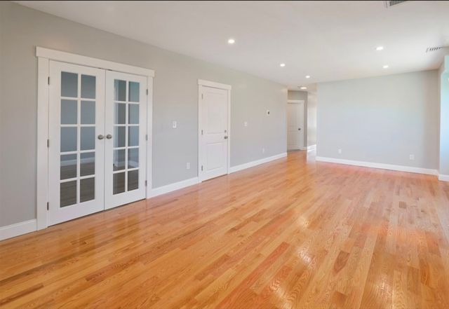 28 2nd St 2, Medford, MA 02155