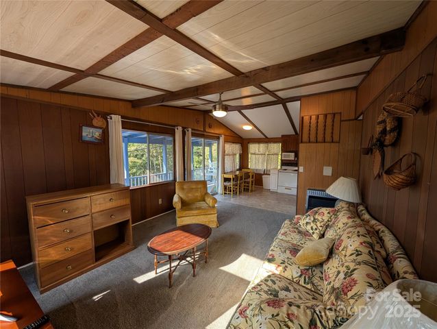 260 Oak Ridge Road, Hendersonville, NC 28792