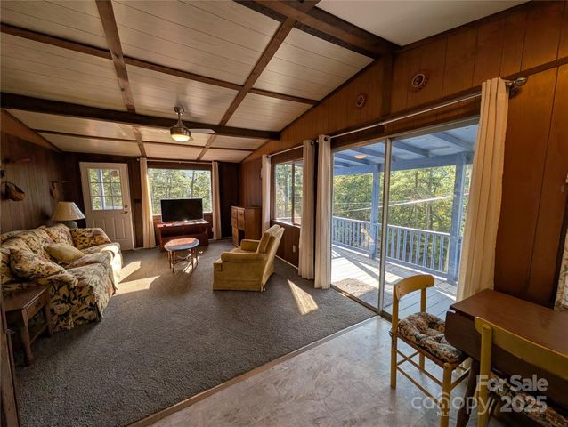 260 Oak Ridge Road, Hendersonville, NC 28792