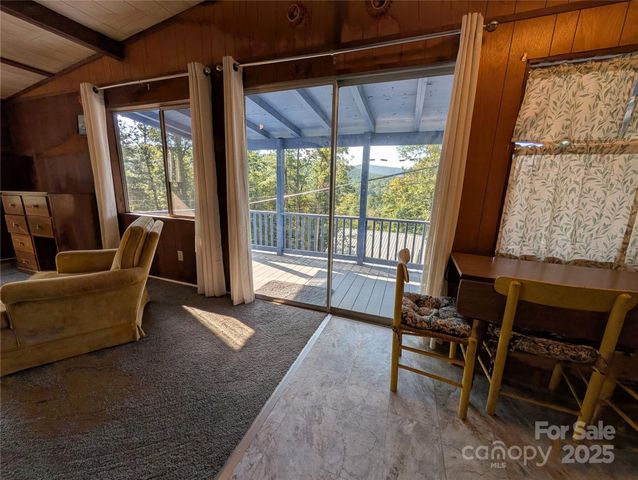 260 Oak Ridge Road, Hendersonville, NC 28792