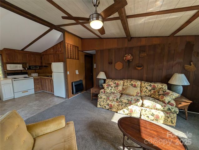 260 Oak Ridge Road, Hendersonville, NC 28792