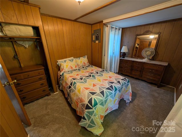 260 Oak Ridge Road, Hendersonville, NC 28792