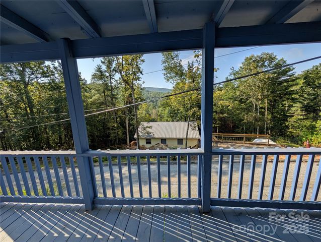 260 Oak Ridge Road, Hendersonville, NC 28792