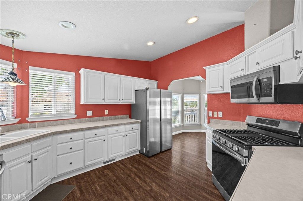 Image 8 of property listing at 16222 Monterey Lane 35, Huntington Beach, CA 92649