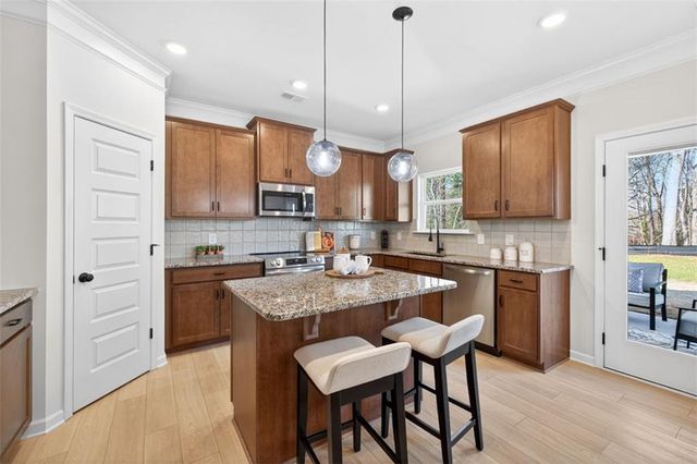 219 Shire Loop, Calhoun, GA 30701