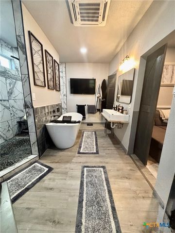 1754 W Big Elm Road, Troy, TX 76579