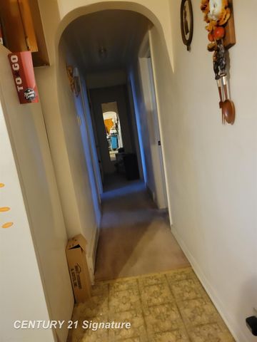 1065 W Kurtz Avenue, Flint, MI 48505