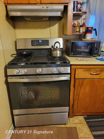 1065 W Kurtz Avenue, Flint, MI 48505