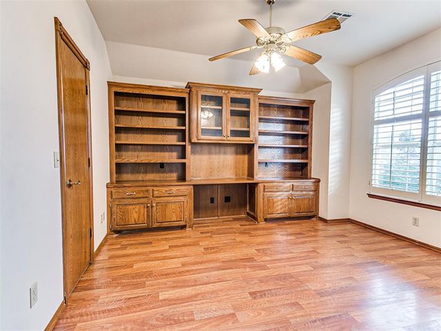 1809 Parkway Drive, Moore, OK 73160