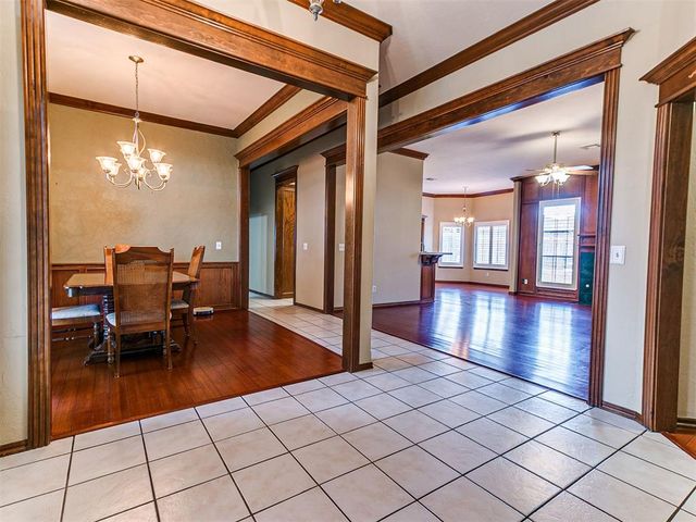 1809 Parkway Drive, Moore, OK 73160