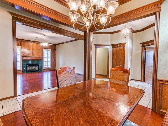 1809 Parkway Drive, Moore, OK 73160