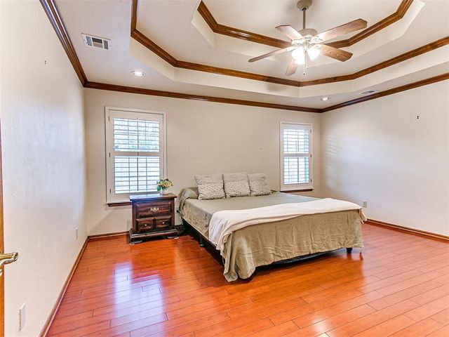 1809 Parkway Drive, Moore, OK 73160