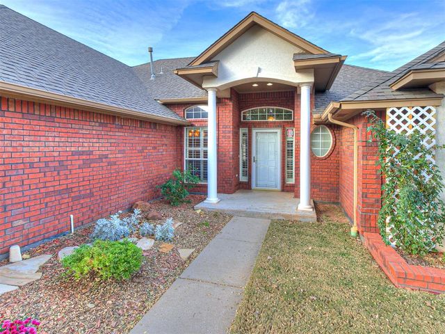1809 Parkway Drive, Moore, OK 73160