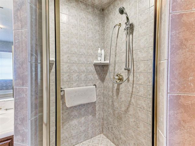 1809 Parkway Drive, Moore, OK 73160
