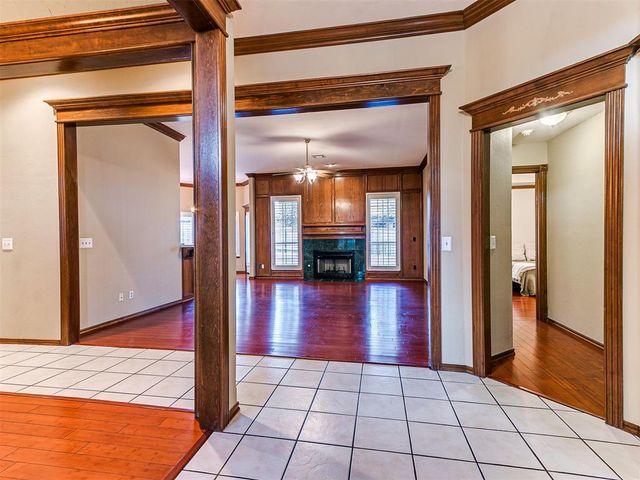 1809 Parkway Drive, Moore, OK 73160